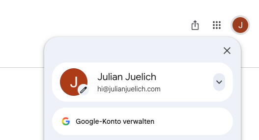 Die geöffnete Konto-Übersicht oben rechts auf google.de mit Name und E-Mail-Adresse des angemeldeten Kontos.